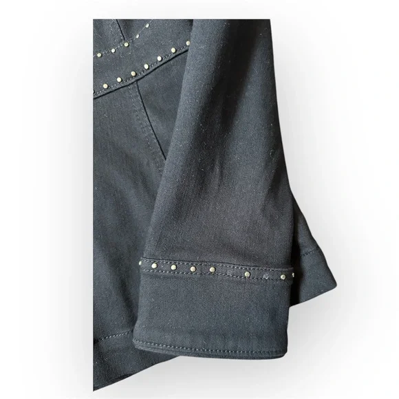 White House Black Market Studded Denim Blazer, Size 6 - Picture 7 of 8